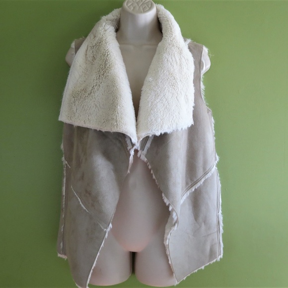 Redberry Fashion Jackets & Blazers - Faux fur & Suede Beige Open Vest S